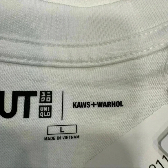KAWS x Uniqlo Warhol UT Graphic T-shirt White. Brand New Size L - Picture 4 of 5